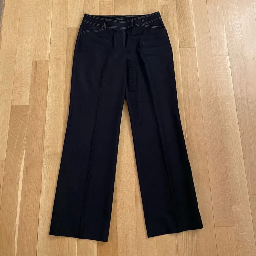 Tahari navy blue wide-legged pants.